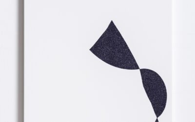 avec quoi le silence.